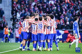 英超再出名画面：铁头功不敌金刚肘！ 加布：你干嘛呢？练铁头功吗？还假装受伤了呀？